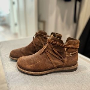 BORN TARKILN BOOT SIZE 9.5